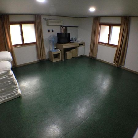 水安堡塞班温泉汽车旅馆 忠州市 客房 照片