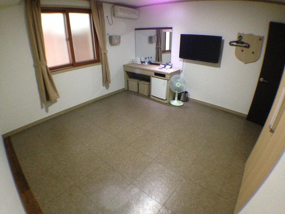 水安堡塞班温泉汽车旅馆 忠州市 外观 照片